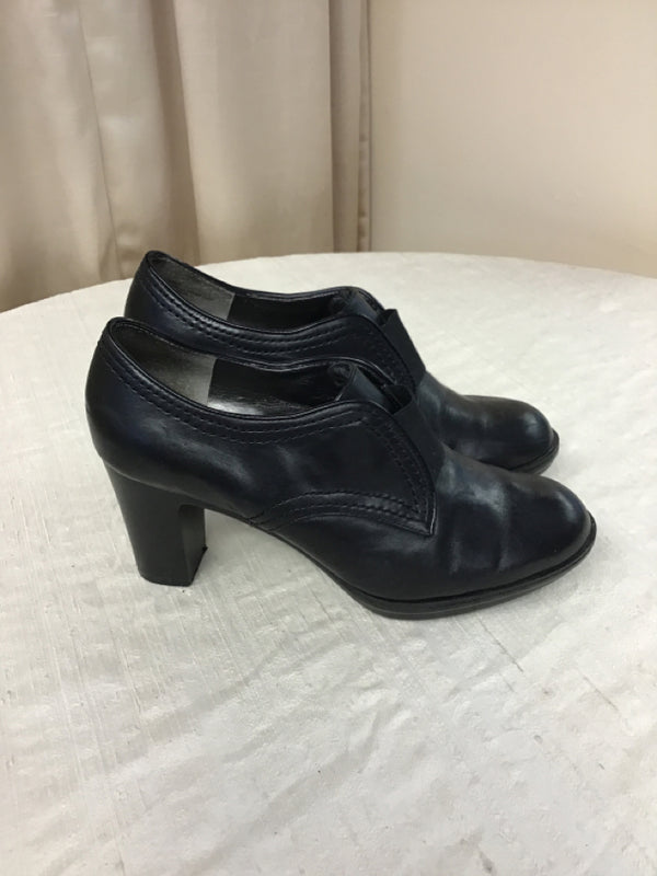 Easy Spirit Size 8.5 Black Leather Booties