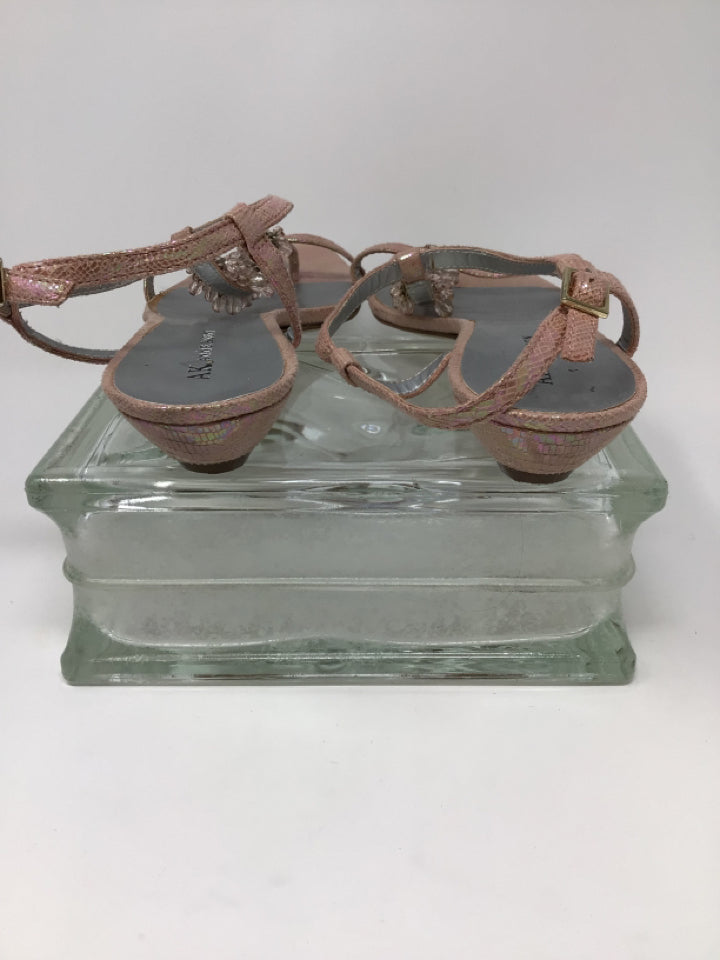 AK Anne Klein Women's Size 9.5 Pink Leather Thong Style Sandals