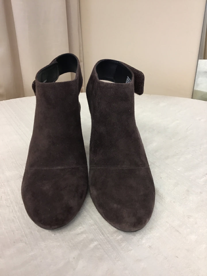 Adam Tucker Size 8.5 Brown leather upper Booties